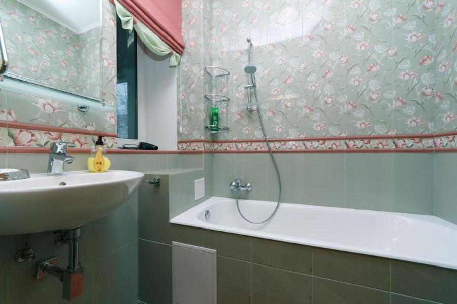 Three-Room Apartments At The Polytechnic Institute كييف المظهر الخارجي الصورة